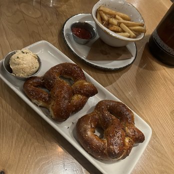 101 Craft Kitchen - Housemade Soft Pretzels and side of Parmesan Fries - Gastropubs Near Me - Gahanna, Ohio 101 Craft Kitchen - Housemade Soft Pretzels and side of Parmesan Fries - Gastropubs Near Me - Gahanna, Ohio