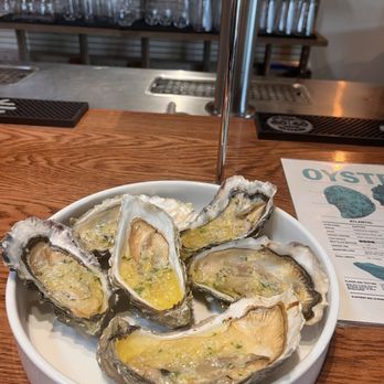 Bodega Bay Oyster - 6pack Oyster - Seafood Markets Near Me - Petaluma, California