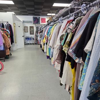 Revival Thrift - Women's Clothing Near Me - Sarasota, Florida