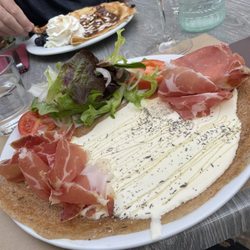 Les Chevaliers - Hame and cheese crepe