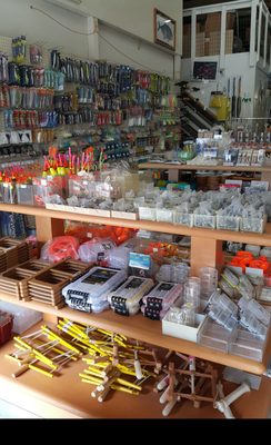 J&e fishing supply Clearance