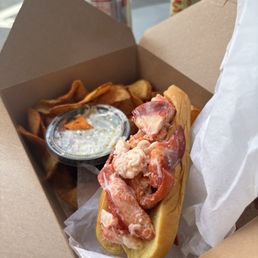 yellow umbrella lobster roll