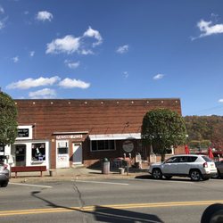 Paesano Pizza of Brockway - Store front with outdoor seating