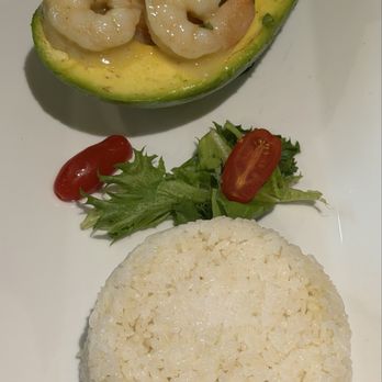 Chicharrón - Stuffed avocado with shrimps - Puerto Rican Near Me - San Juan, Puerto Rico