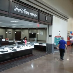 Even has it's own jewelery store!?