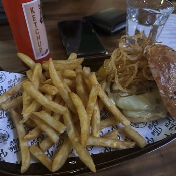 The Pro - The Pro Burger (outstanding!) - American Near Me - Palo Alto, California The Pro - The Pro Burger (outstanding!) - American Near Me - Palo Alto, California