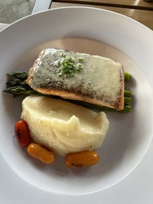 Stone's Cuisine and Cocktails by null