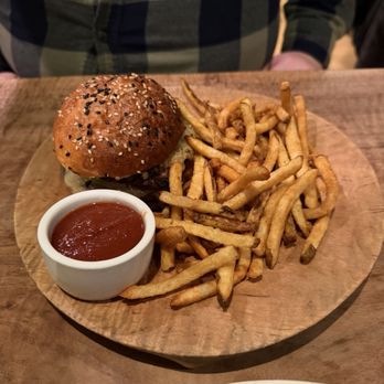 Little Star Diner - Burger - Diners Near Me - Bozeman, Montana