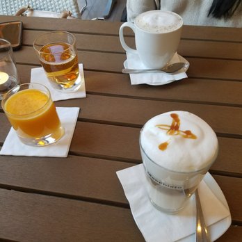 California Bean - Caramel macchiato, orange juice, apple juice, & vanilla chai latte. All very good. - Cafes Near Me - Munich, BY