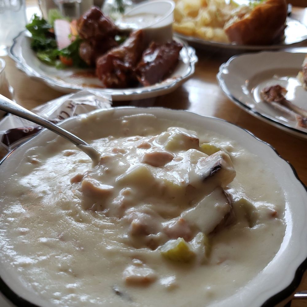 Daniel's Restaurant & Pub - Deliciously thick chowder - Pubs Near Me - Henniker, New Hampshire Daniel's Restaurant & Pub - Deliciously thick chowder - Pubs Near Me - Henniker, New Hampshire