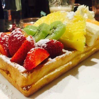 Tea-room Wally - Belgian waffle with fresh fruit - Tea Rooms Near Me - Gent, VOV