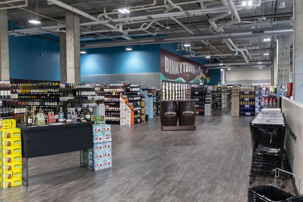 TOP TEN LIQUORS MINNEAPOLIS Updated September 2024 1440 5th St SE