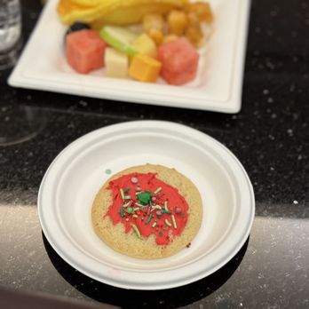 Delta Sky Club - Holiday breakfast - Airport Lounges Near Me - Saint Paul, Minnesota