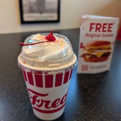 Freddy's Frozen Custard & Steakburgers - Turtle shake