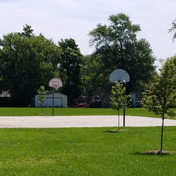 Lowe Park - basketball courts - Parks Near Me - New Castle, Indiana