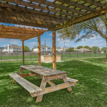 Park On Burke - Picnic Area - Apartments Near Me - Pasadena, Texas Park On Burke - Picnic Area - Apartments Near Me - Pasadena, Texas