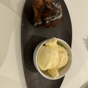 The Corner Craft Kitchen & Bar - Bread Pudding - New American Near Me - Pasadena, California