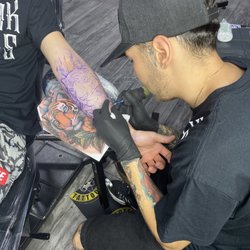 Inkaholik Tattoos and Piercing - Kendall