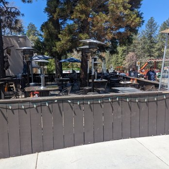 Mama's Egg House - Nice large patio outside - Breakfast & Brunch Near Me - Idyllwild, California