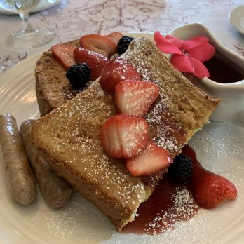 Widow McCrea House - French toast with sausage - Bed & Breakfast Near Me - Frenchtown, NJ, New Jersey Widow McCrea House - French toast with sausage - Bed & Breakfast Near Me - Frenchtown, NJ, New Jersey