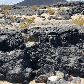 Amboy Crater - Cool magma formations, Amboy Crater - Amboy, CA. - Hiking Near Me - Amboy, California Amboy Crater - Cool magma formations, Amboy Crater - Amboy, CA. - Hiking Near Me - Amboy, California