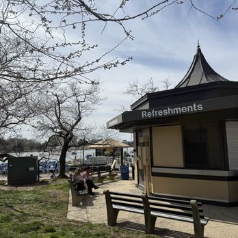 Tidal Basin Food Kiosk - Food Stands Near Me - Washington, DC, District of Columbia Tidal Basin Food Kiosk - Food Stands Near Me - Washington, DC, District of Columbia