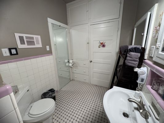 Fiddler's Inn by null