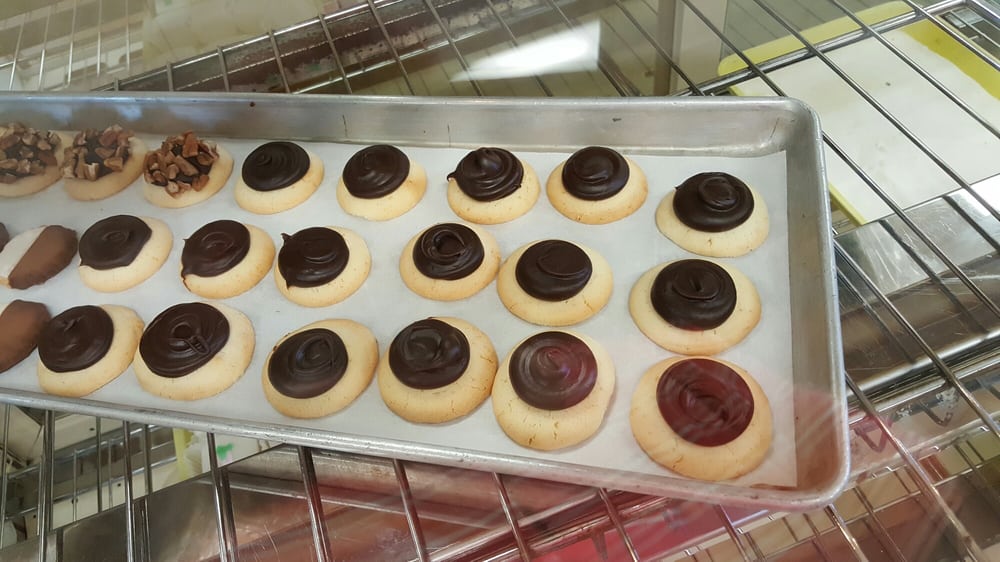 Aiavolasiti's Bakery Logo