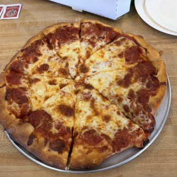 Pizza Factory - MEDIUM PEPPERONI WITH EXTRA CHEESE: DELICIOUS! - Pizza Near Me - Lake Isabella, California Pizza Factory - MEDIUM PEPPERONI WITH EXTRA CHEESE: DELICIOUS! - Pizza Near Me - Lake Isabella, California