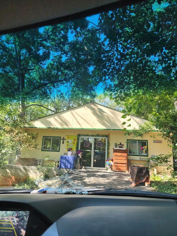 CAMP LITTLE PAWS Updated September 2024 28 Reviews 2048 Buena