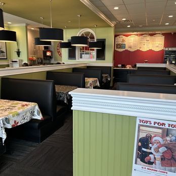 Chicken Salad Chick - Seating - Chicken Shop Near Me - Norfolk, Virginia Chicken Salad Chick - Seating - Chicken Shop Near Me - Norfolk, Virginia