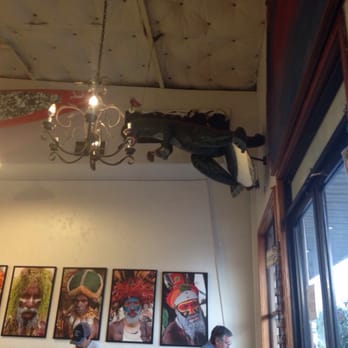 Maui Coffee Roasters - Coffee Roasteries Near Me - Kahului, Hawaii