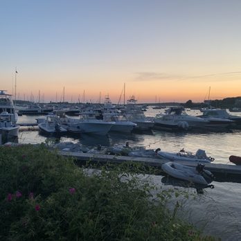 Chart Room - View behind seating area. - Seafood Near Me - Cataumet, Massachusetts