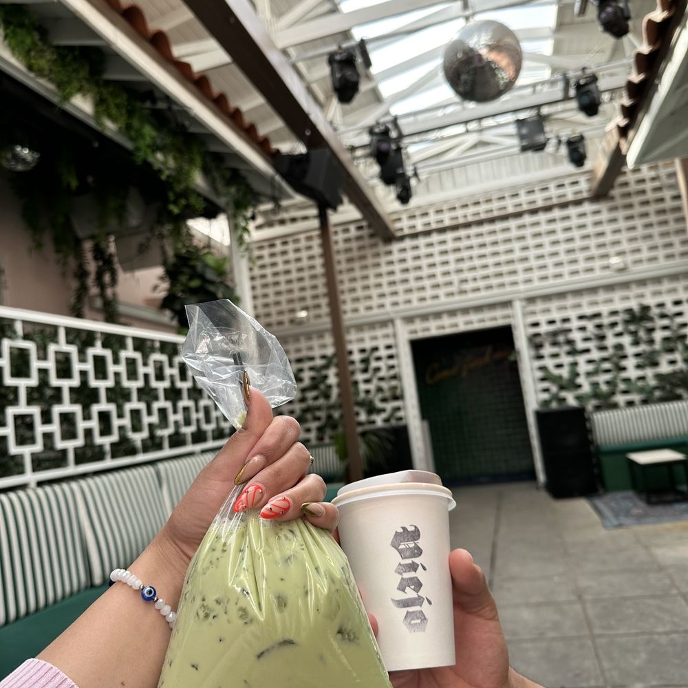Viejo Coffee - Iced vanilla matcha // Cocoa Nana - Coffee & Tea Near Me - El Paso, Texas Viejo Coffee - Iced vanilla matcha // Cocoa Nana - Coffee & Tea Near Me - El Paso, Texas