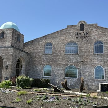 Haak Vineyards & Winery - Wineries Near Me - Santa Fe, Texas Haak Vineyards & Winery - Wineries Near Me - Santa Fe, Texas