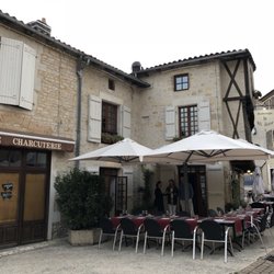 Auberge le Saint Jean - Increased outdoor seating in the summer.