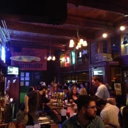 Mahony's - Regular day at the pub