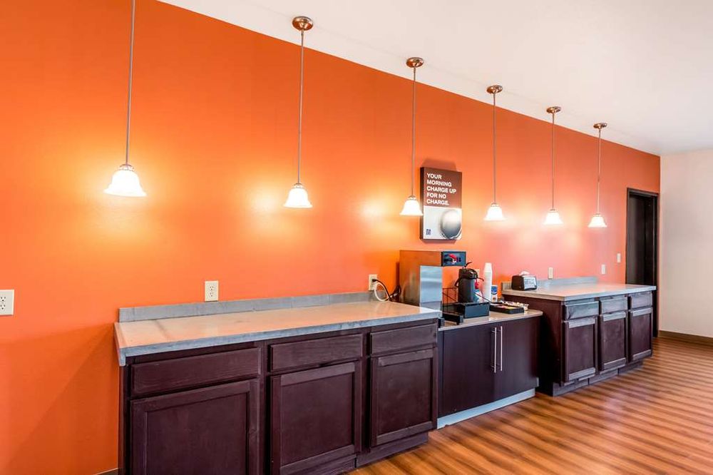 MOTEL 6 31 Photos 1403 Highway 97 East, Jourdanton, Texas Hotels