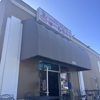 Seniore's Pizza - Outside - Pizza Near Me - Santa Clara, California Seniore's Pizza - Outside - Pizza Near Me - Santa Clara, California