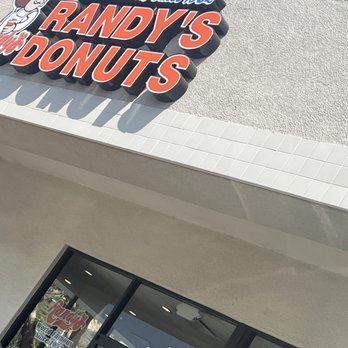 Randy’s Donuts - Coffee & Tea Near Me - San Diego, California