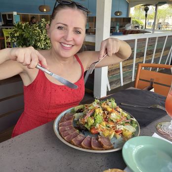 Bahama Breeze - Ahi tuna salad. Perfection! - Bars Near Me - Orlando, Florida Bahama Breeze - Ahi tuna salad. Perfection! - Bars Near Me - Orlando, Florida
