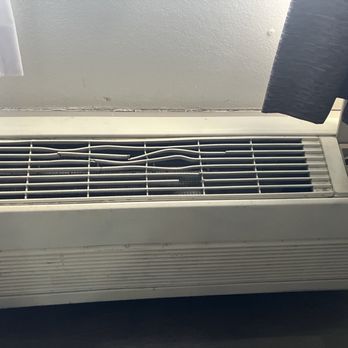 Toppenish Inn - Non working air conditioning unit just zoom in. - Hotels Near Me - Toppenish, Washington