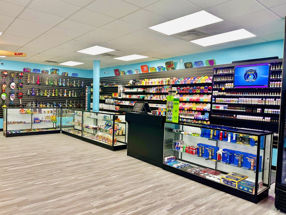 SMOKERS CRIB Updated October 2024 8320 Tyler Blvd, Mentor, Ohio