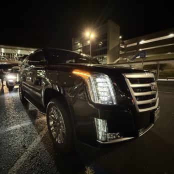 Norcal Executive Transportation - A clean beautiful car at airport - Limos Near Me - Sacramento, California Norcal Executive Transportation - A clean beautiful car at airport - Limos Near Me - Sacramento, California