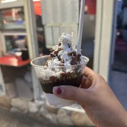 Jim's Frostie Treats - Coconut Fudge Nut Sundae, size Small