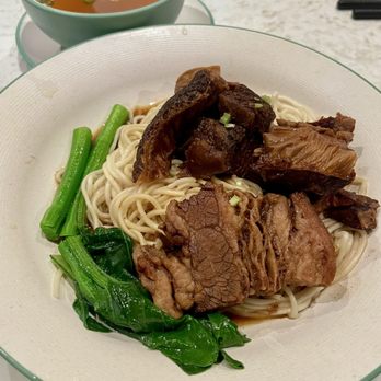 Tim Ho Wan - Hong Kong Braised Beef Dry Noodles - Dim Sum Near Me - Irvine, California Tim Ho Wan - Hong Kong Braised Beef Dry Noodles - Dim Sum Near Me - Irvine, California