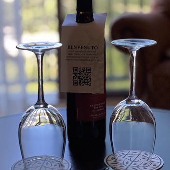 Hotel Viata Austin - Complimentary wine - Hotels Near Me - Austin, Texas Hotel Viata Austin - Complimentary wine - Hotels Near Me - Austin, Texas