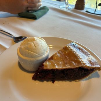 Shadowbrook - Blackberry pie - American Near Me - Capitola, California