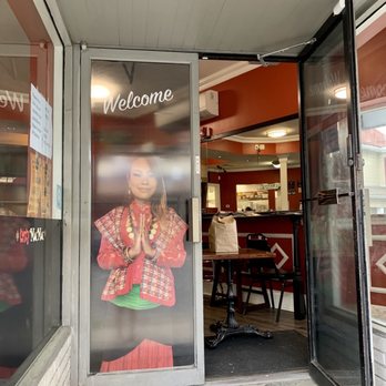 Tasty Mo:Mo - Entrance to pick up orders - Himalayan/Nepalese Near Me - Somerville, Massachusetts