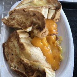 Panaderia Rica Dona - Full breakfast scrambled with cheese ham and island bread